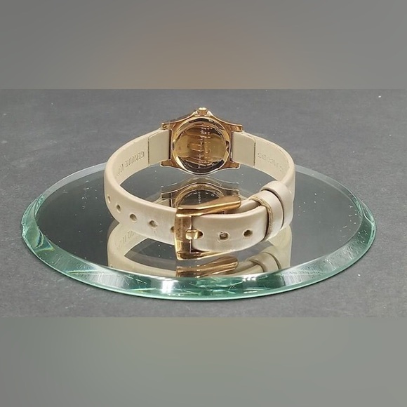 MARC JACOBS Henry Strap Dinky Gold Tone Watch - Picture 4 of 7